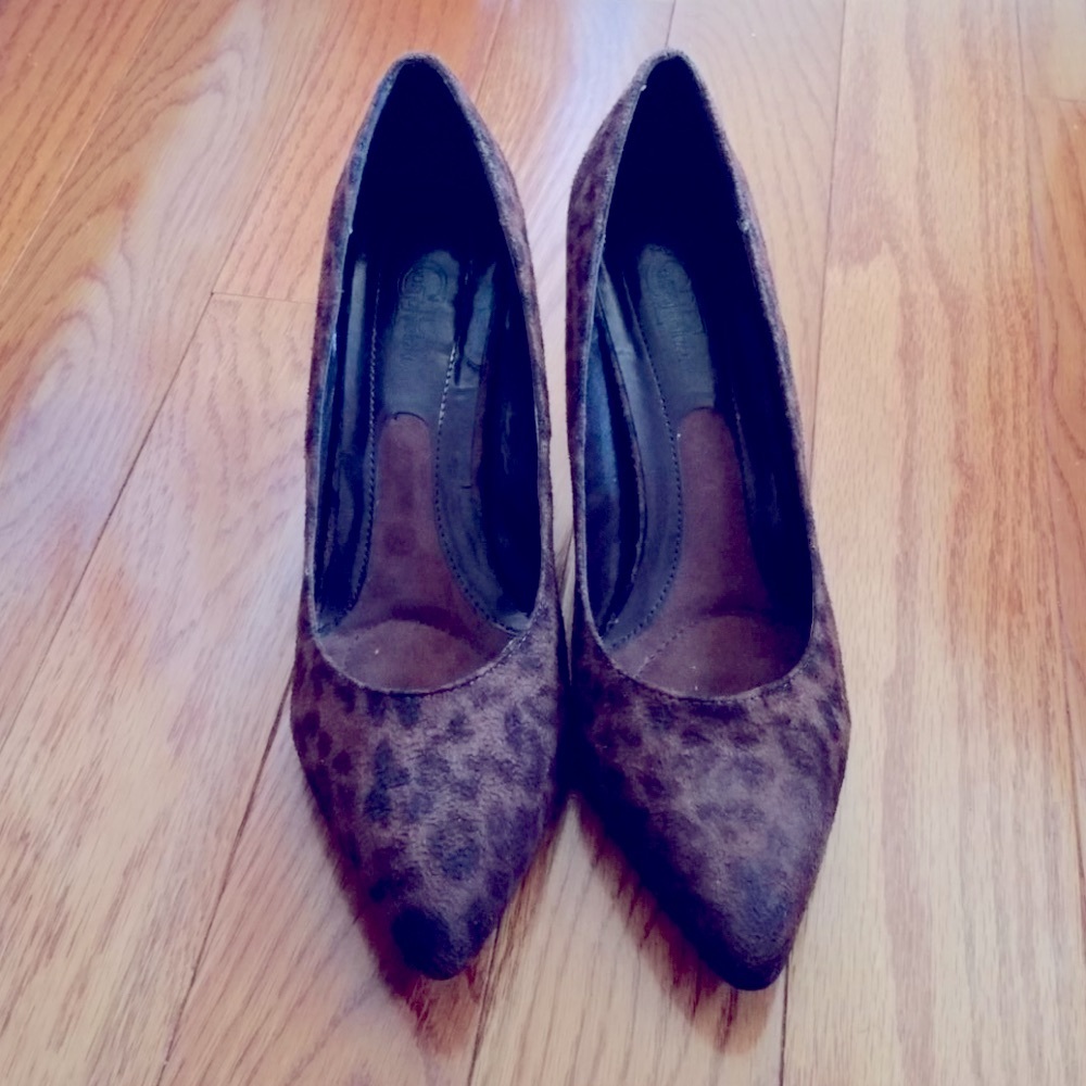Sz 10 Brown Animal Print shoe